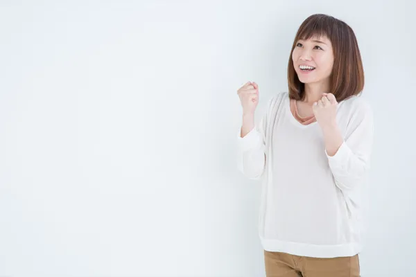喜ぶ女性